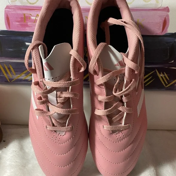 NWOB Adidas Goletto VIII Soccer Cleats - Men’s 9 Women’s 10 - Picture 4 of 6